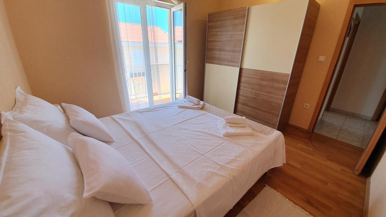 Apartments Miki Паг Экстерьер фото