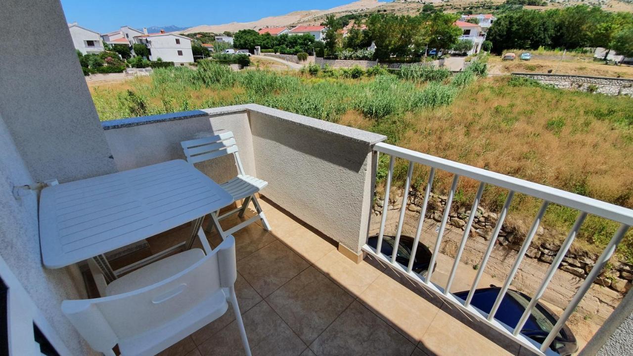 Apartments Miki Паг Экстерьер фото