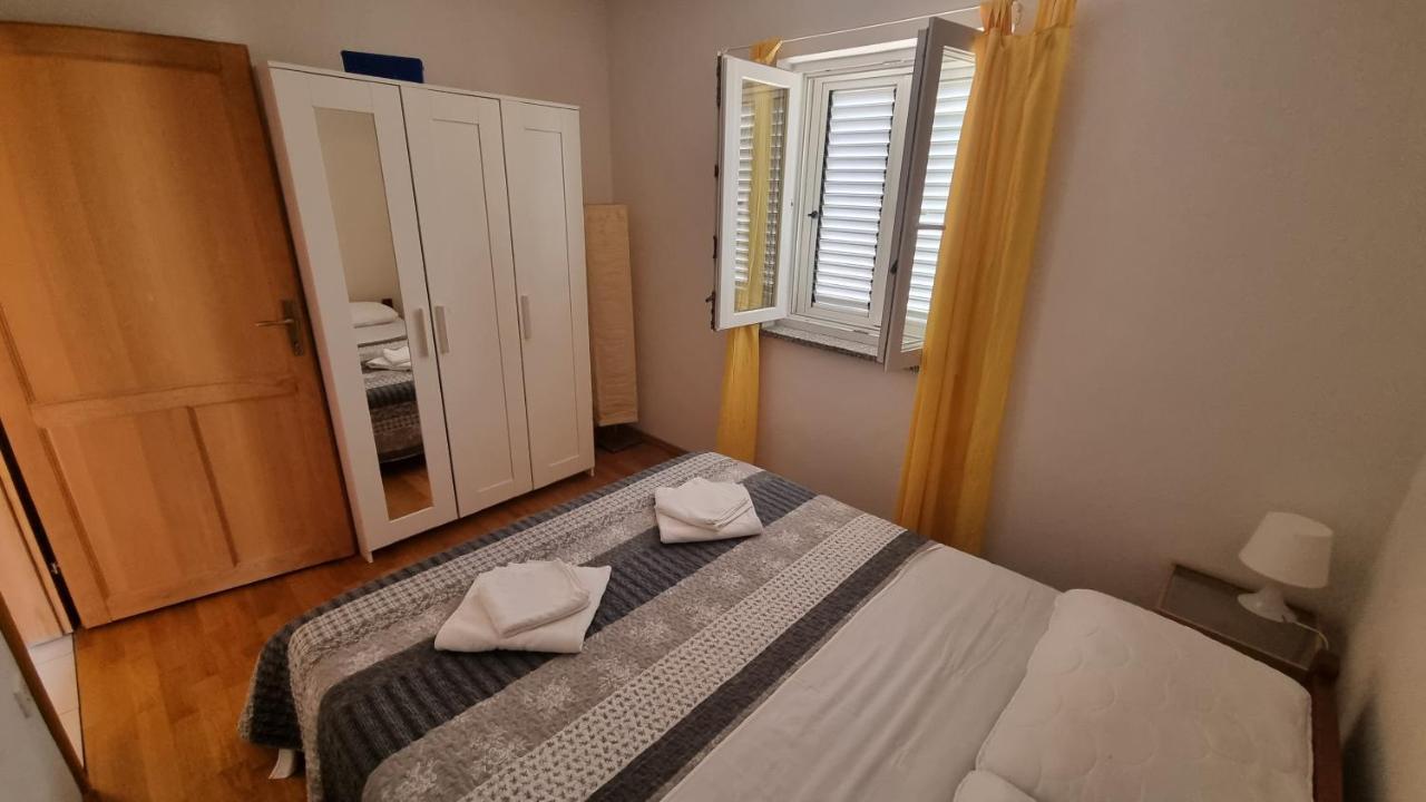 Apartments Miki Паг Экстерьер фото