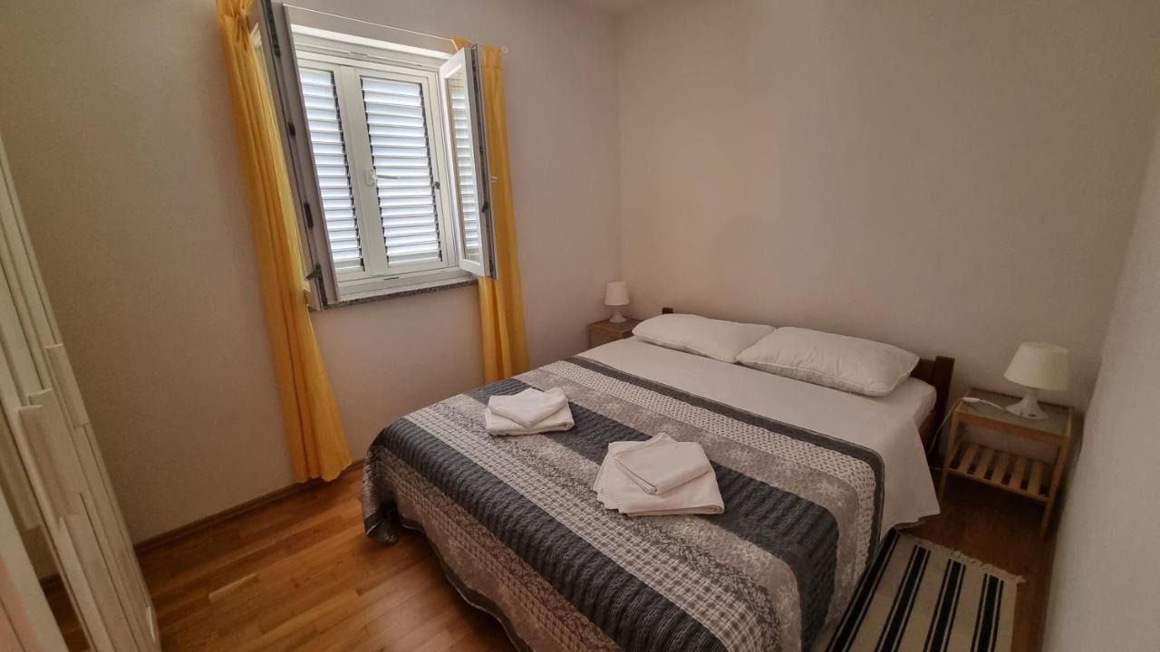 Apartments Miki Паг Экстерьер фото