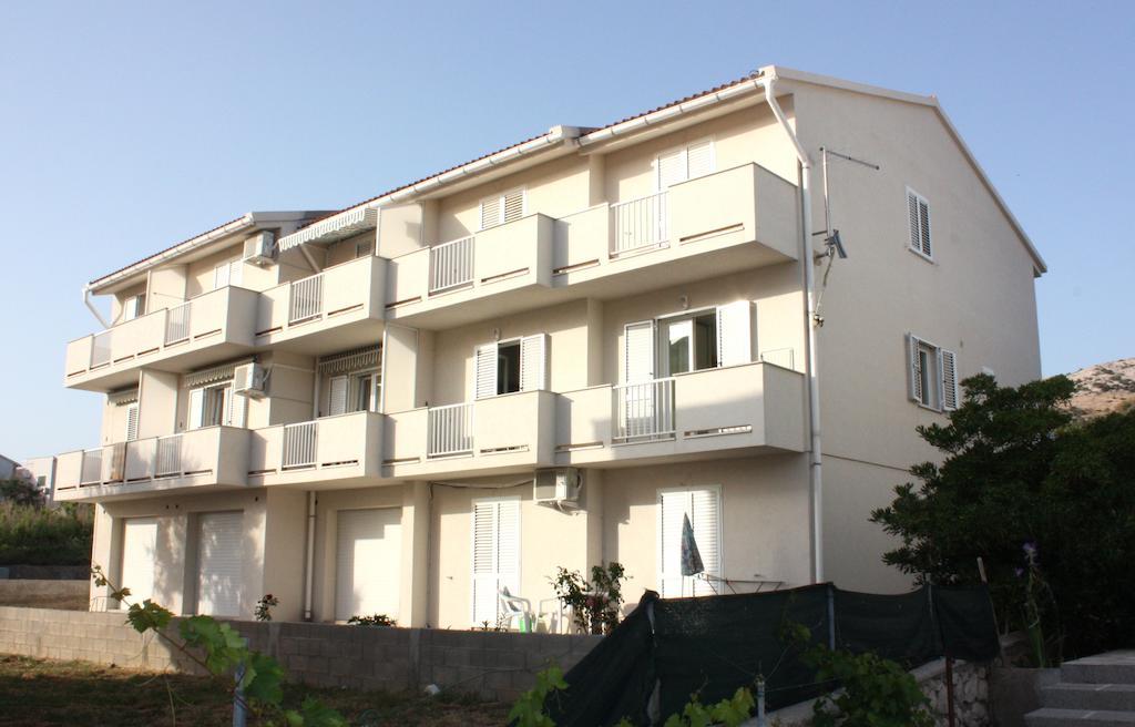Apartments Miki Паг Экстерьер фото